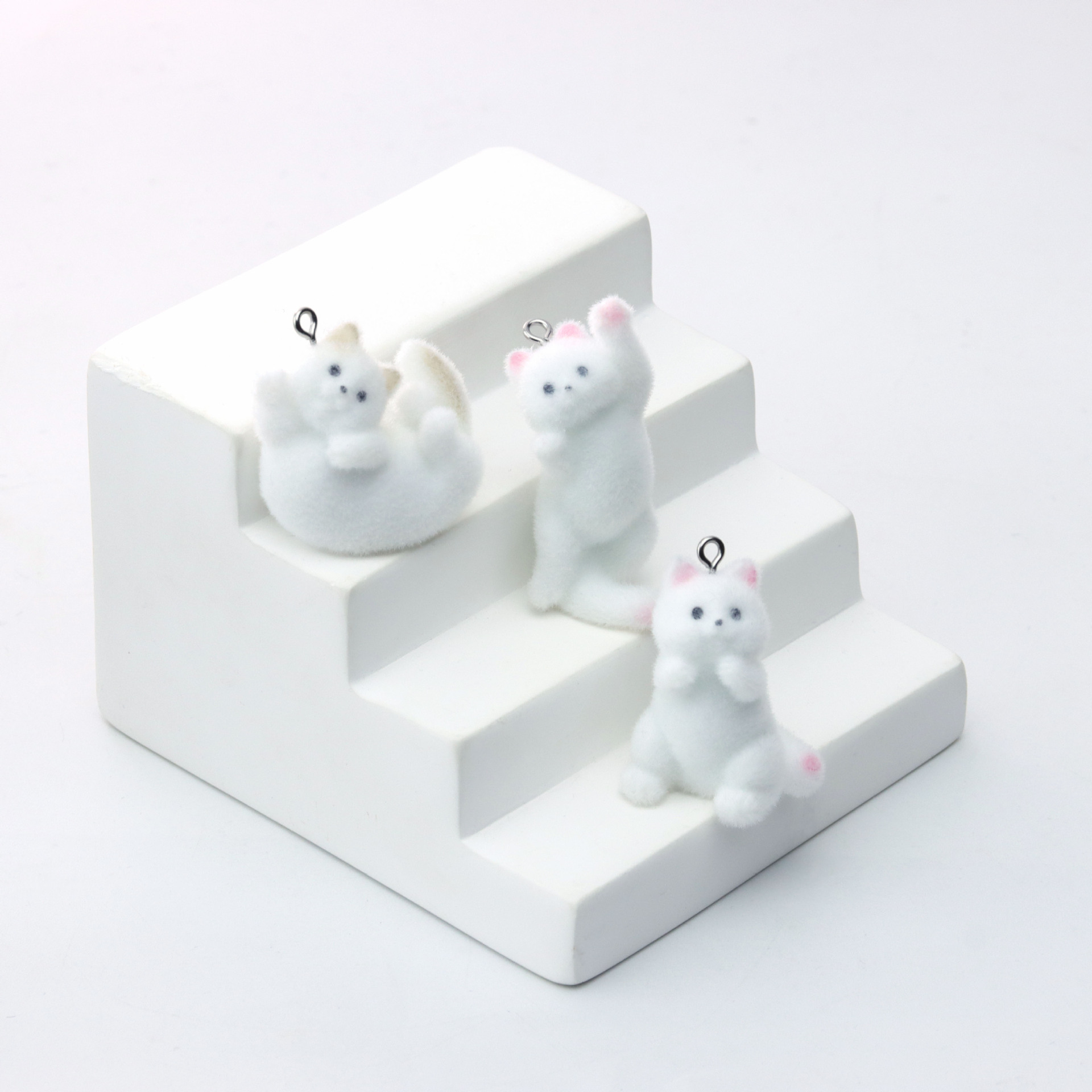 Cross-border simulation resin flocking cat jewelry pendants, diy keychains, bags, necklaces, small pendants, car accessories pic 2