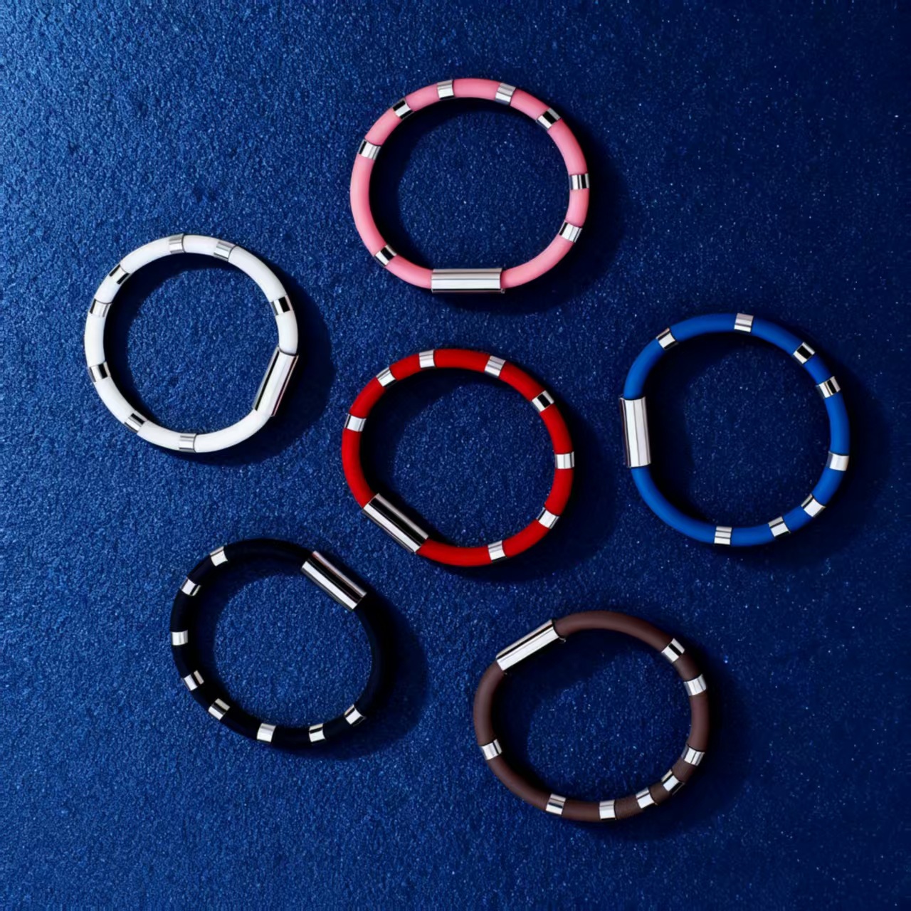 冬季跨境硅胶静电手环八环手环负离子钛钢八环硅胶运动情侣款手饰详情1