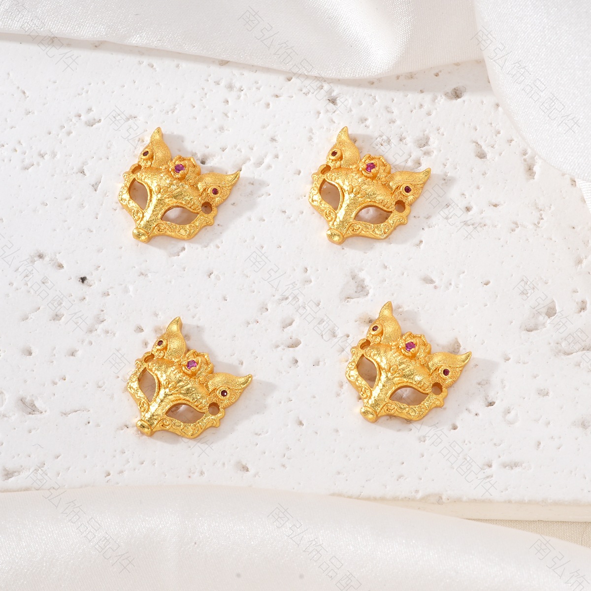 Sand gold diamond-encrusted fox mask pendant, hollowed-out LAN Yan fox necklace bracelet pendant accessory, diy handcrafted accessory pic 6