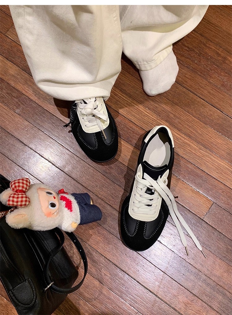 2025秋季新款圆头拼色系带板鞋女复古厚底挂件休闲德训鞋阿甘女鞋详情5