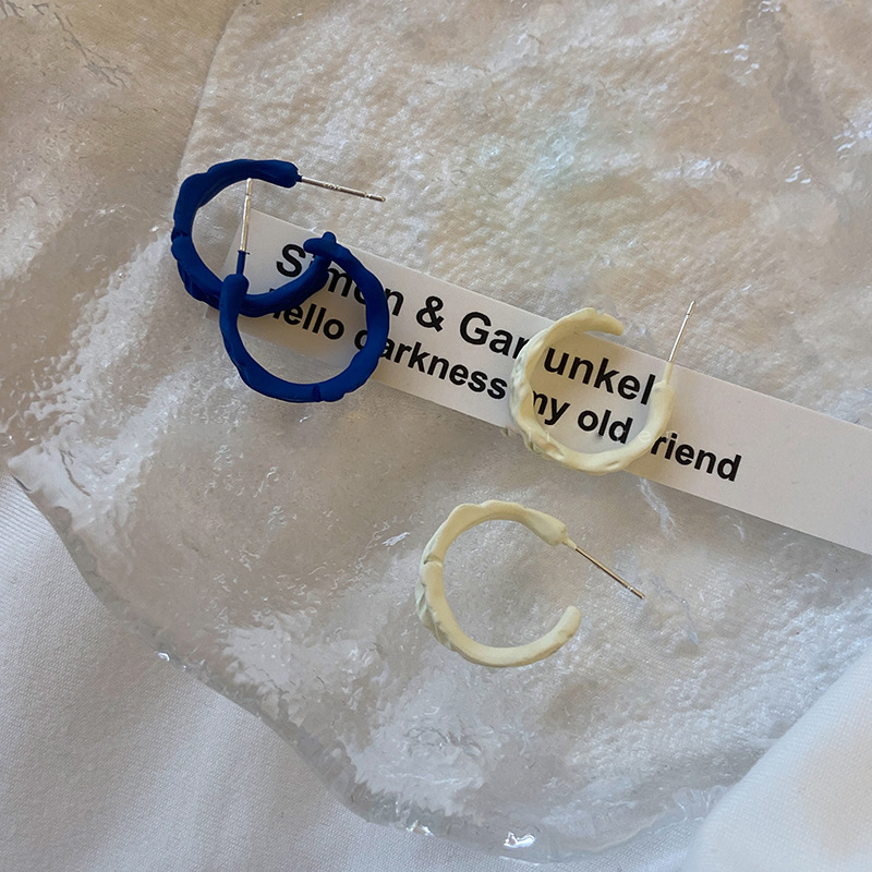 Klein Blue C-shaped irregular ear rings for women, simple and niche design sense earrings, trendy and versatile earrings pic 4