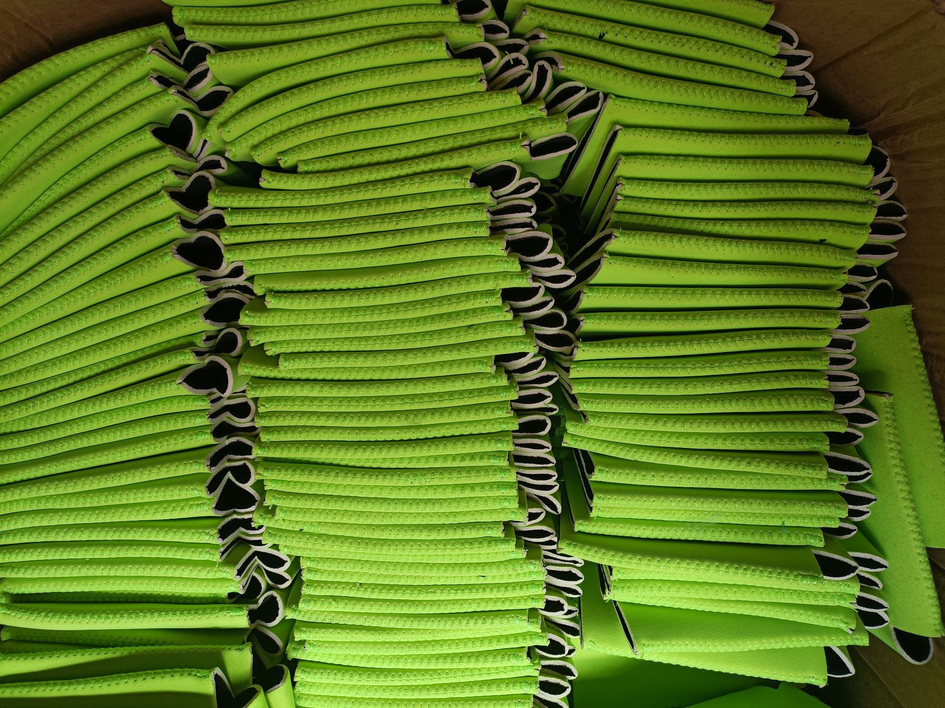 In-stock diving material, solid color, slender, with bottom cup sleeve, 12OZ cola sleeve, 330ml can sleeve, European beer sleeve pic 8