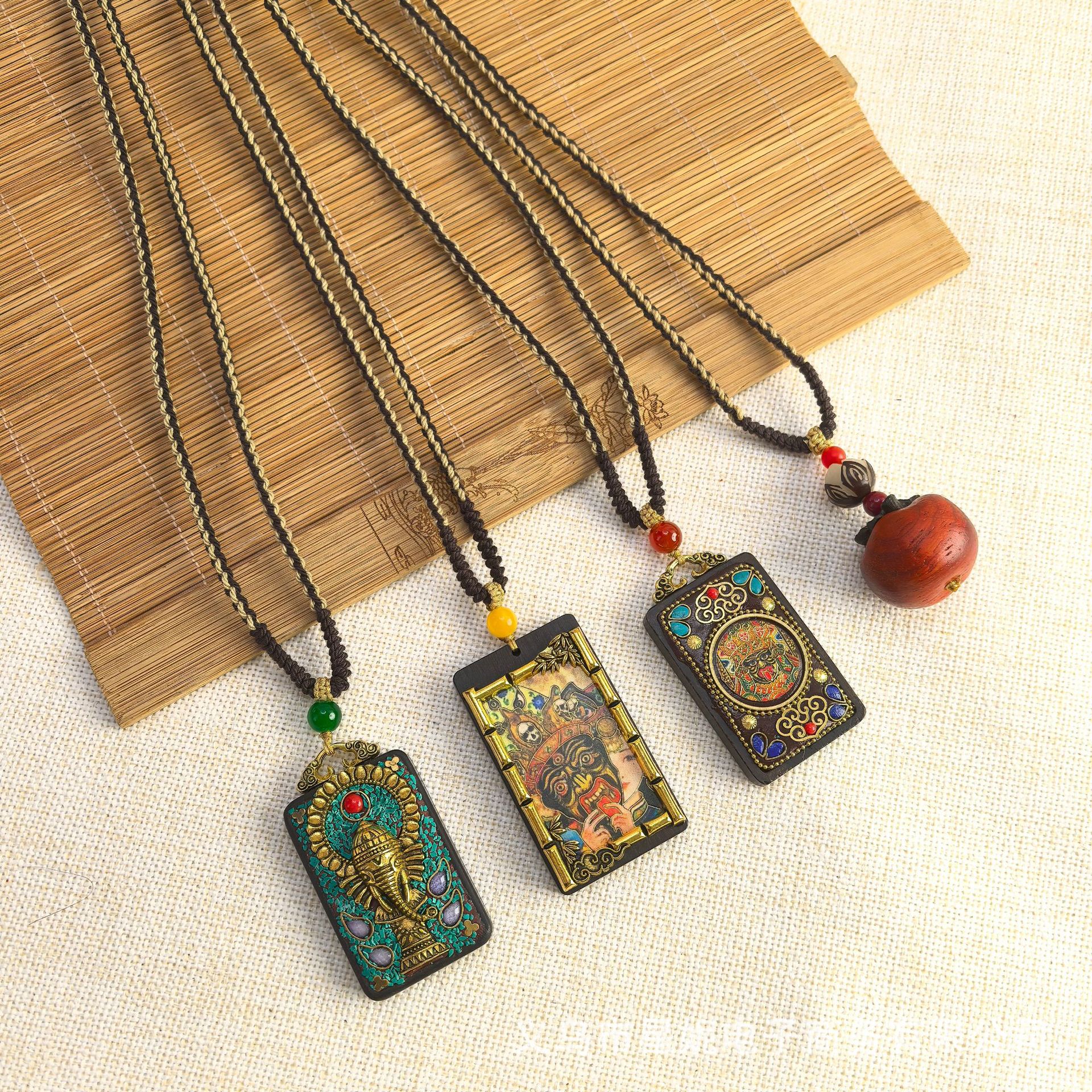 Nepalese Thangka pendant for men, green Tara Manjusri Bodhisattva, esandalwood Buddha amulet, retro necklace, sweater chain pendant for women pic 5