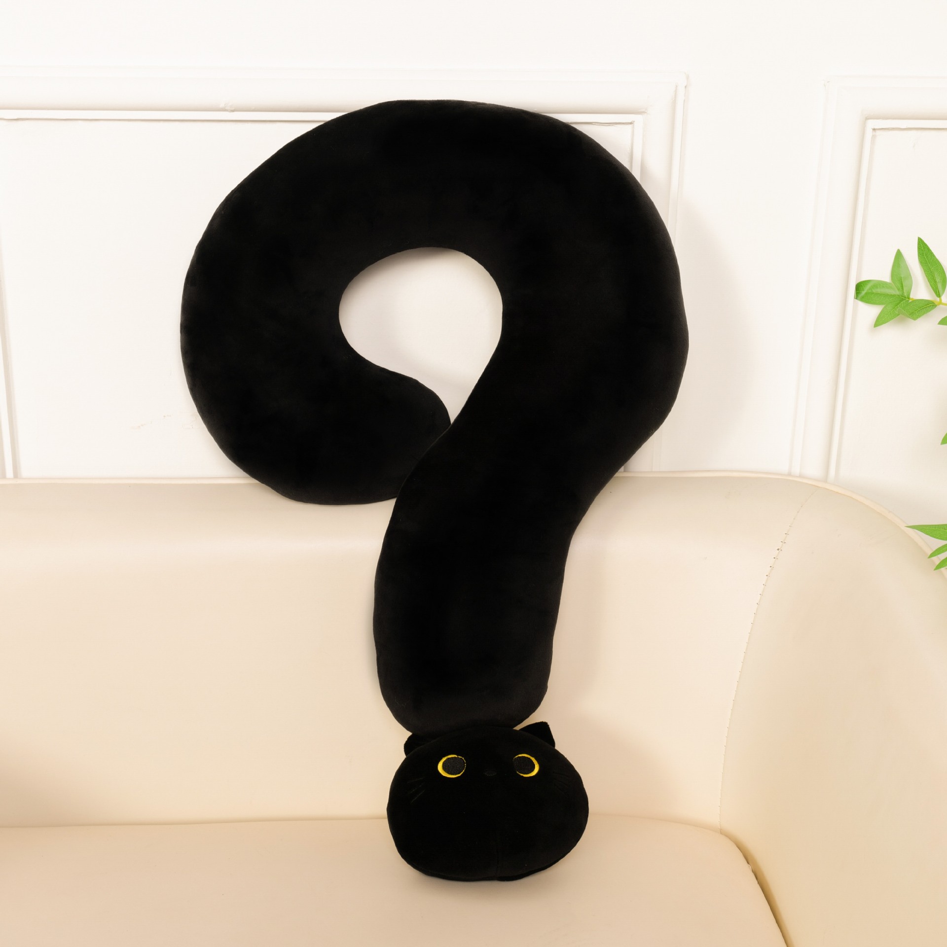 The popular black cat U-shaped pillow car headrest is black and cute. The cute cat question mark pillow eye mask bag is highly recommended on Xiaohongshu pic 13
