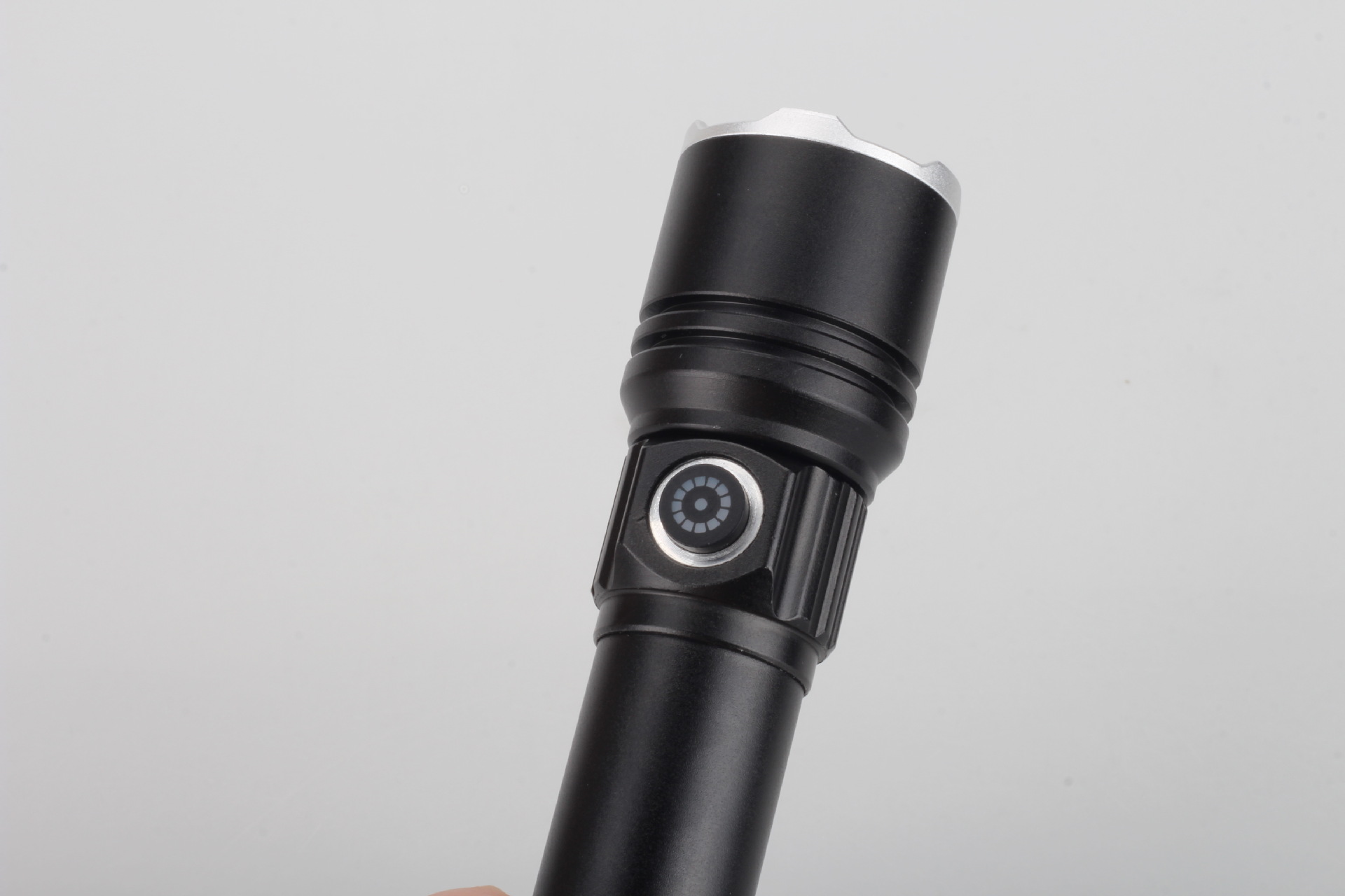 The new cross-border outdoor zoom long-range strong light flashlight, an aluminum alloy white laser multi-functional flashlight, is portable for charging pic 6