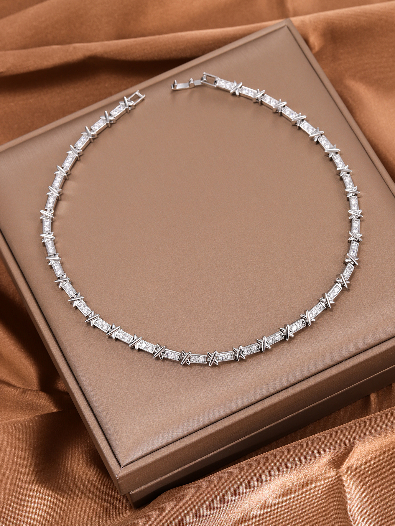 Natural stone pearl silver jewelry necklace, pure silver necklace, fresh and elegant design sense pic 3