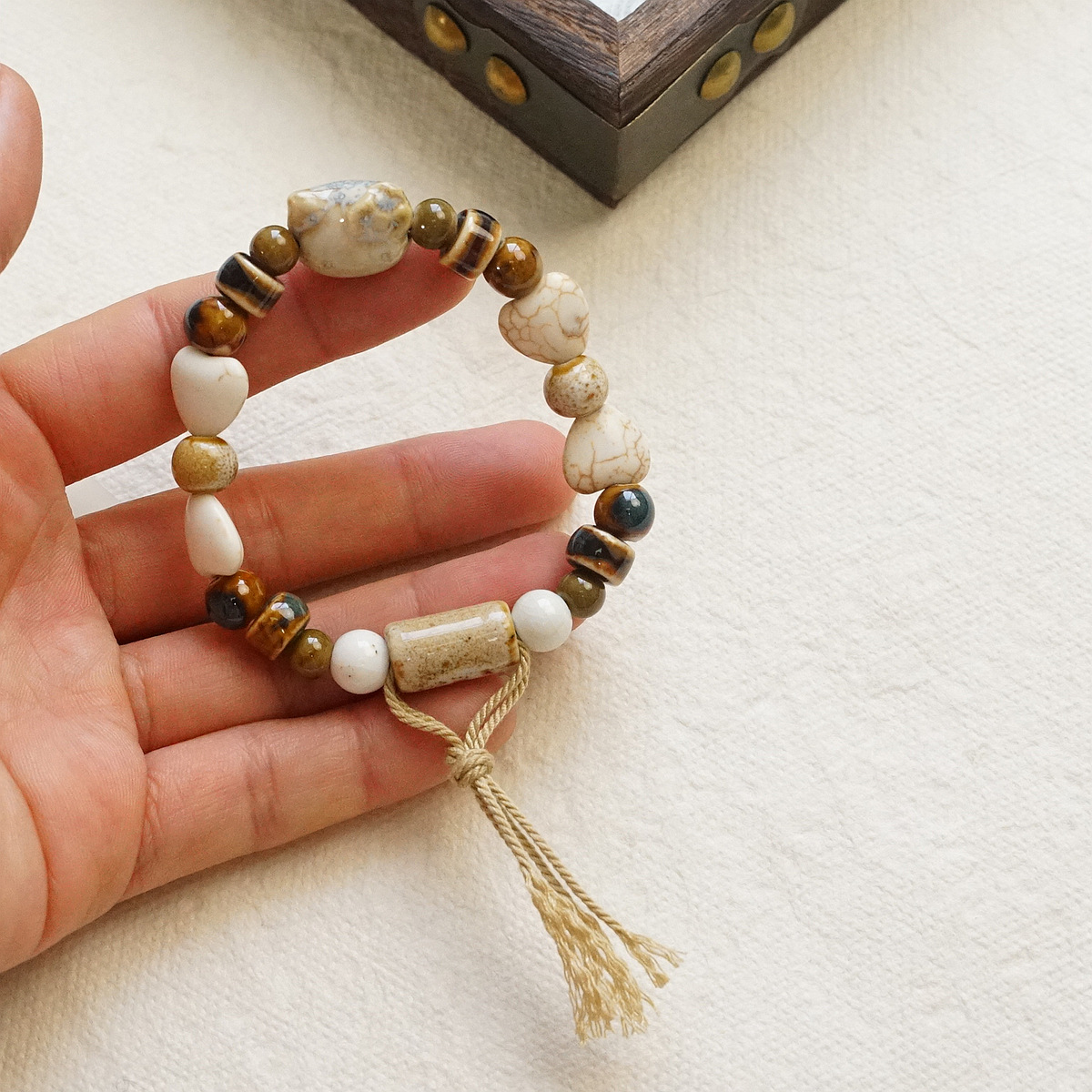 Artistic and fresh Jingdezhen ceramic bracelets, new Chinese-style porcelain bead bracelets, retro and niche accessories wholesale pic 5