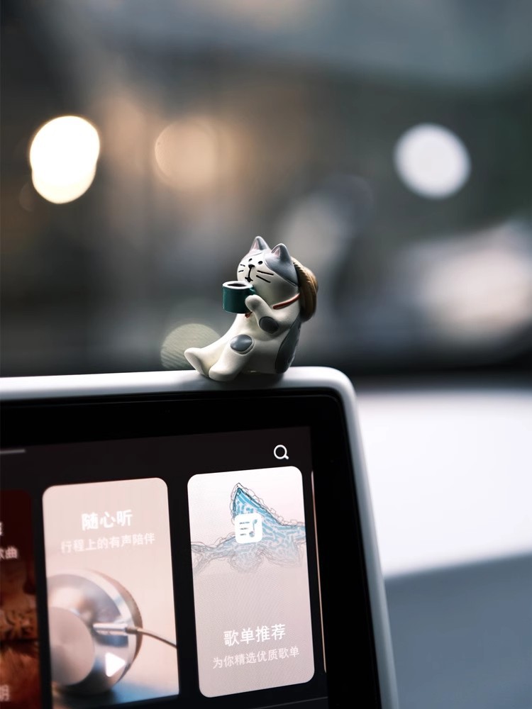 Healing little cat ice American car ornaments, car center console display screen ornaments, desktop ornaments, decorative items pic 10