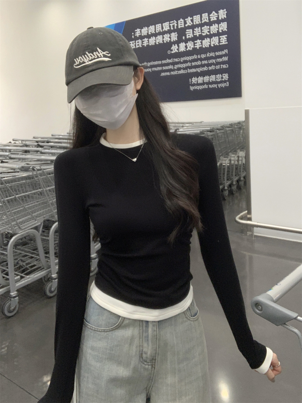 A trendy and unique round-neck color-blocking fake two slimming cotton long-sleeved T-shirts for women, a new grey top from Spring and autumn pic 21