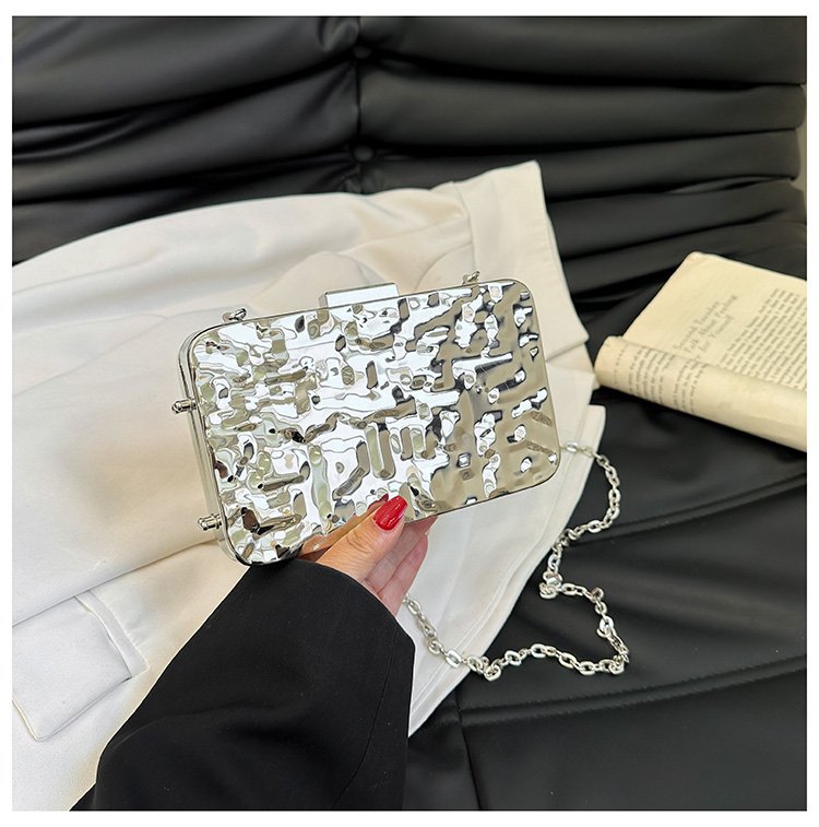 晚宴包金属2024夏季新款盒子女包链条单肩斜挎包褶皱跨镜女手机包详情100