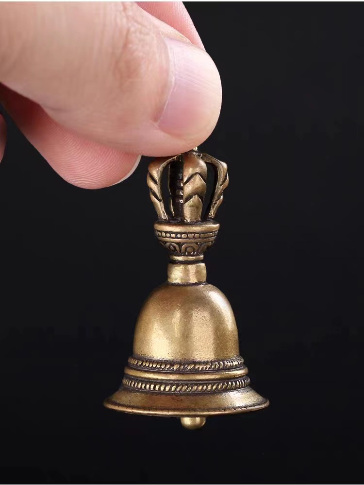 Handcrafted retro pure copper bells, clear and pleasant to the ear, magical weapons, demon-subduing bells, car keychains, pendants, accessories, small pendants pic 1