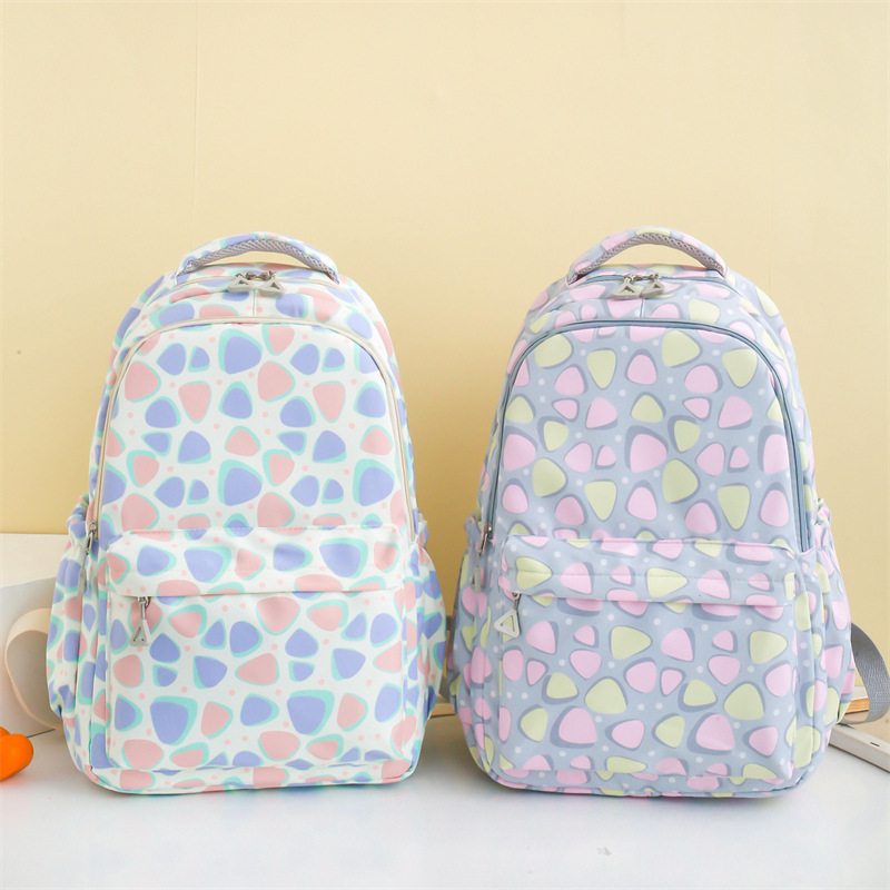 Wholesale of lightweight schoolbags for girls in primary and secondary schools, large-capacity bags for students in grades 3 to 6 on campus, and backpacks for girls pic 3