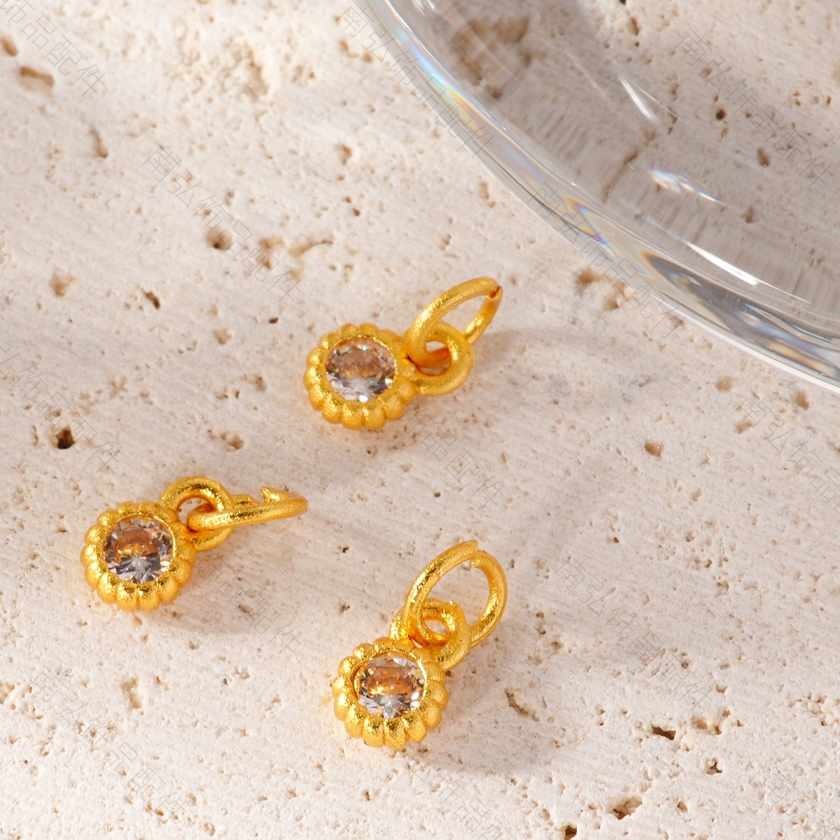 New ancient-style sand gold high-color retention zirconium-inlaid small slipper Chinese-style high-end bracelet and necklace DIY accessory pic 6