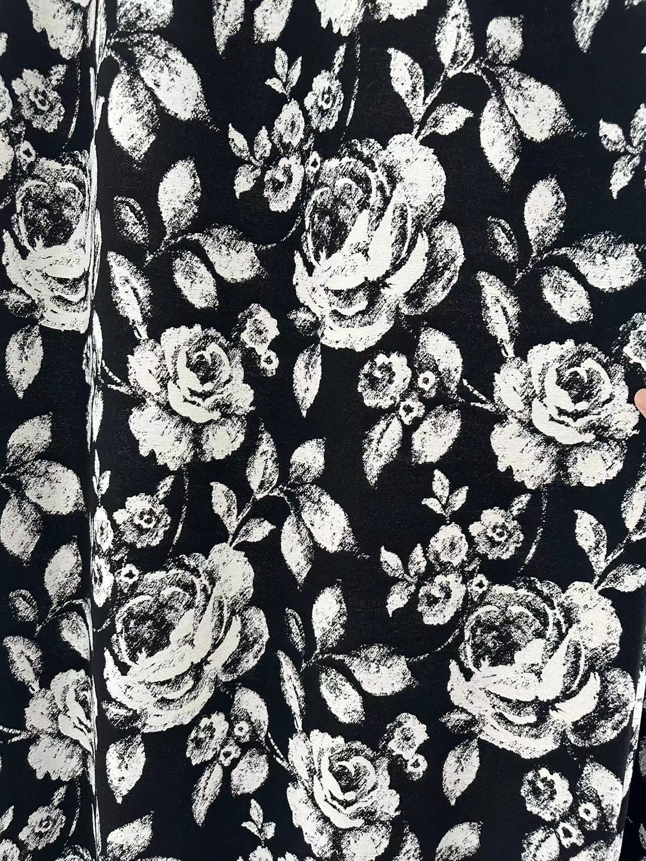 黑色玫瑰窗帘法式轻奢高级感客厅客厅卧室遮光雪尼尔提花窗帘布料详情8