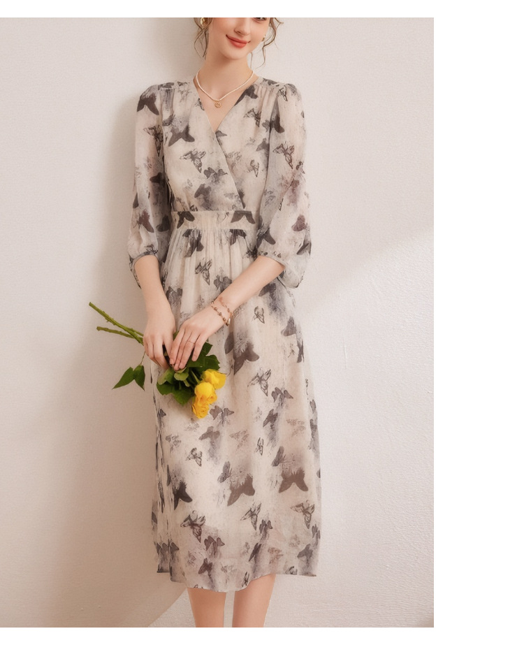 2025春夏新款女人味印花飘逸长裙时尚V领修身女式七分袖连衣裙潮详情10
