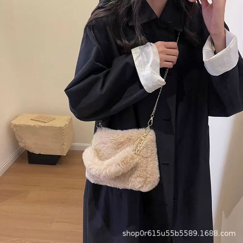 手提毛绒小方包女士单肩包包新款小众链条斜挎包时尚方包毛毛包详情15