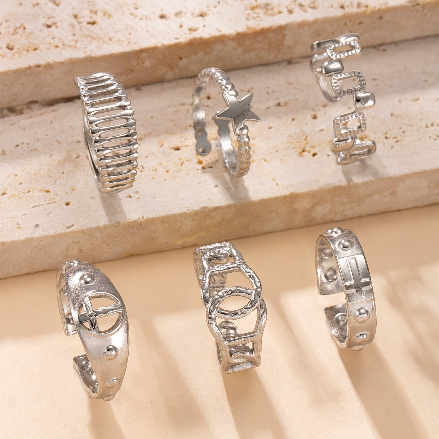 欧美跨境钛钢饰品油压镂空十字架戒指女小众设计感钛钢不掉色指环详情4