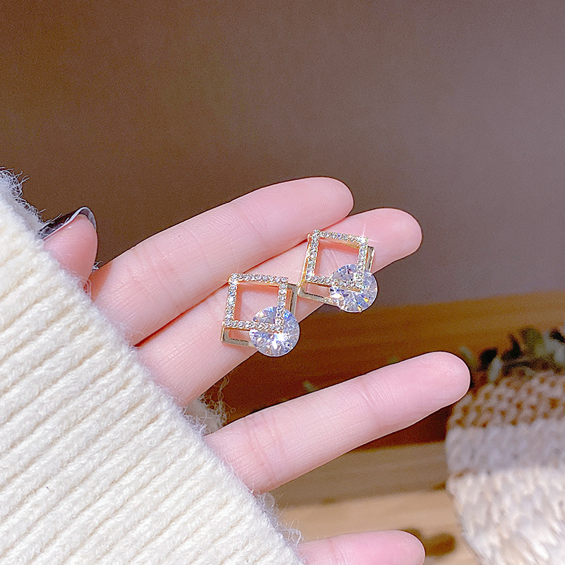 新款几何方块锆石耳环高质量批发925银针简约精致气质网红耳饰品详情6