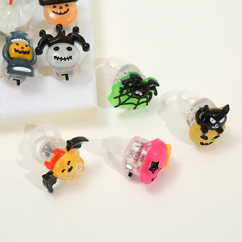 外贸亚马逊50孔发光戒指 万圣节儿童夜光戒指LED南瓜鬼头手指灯详情7