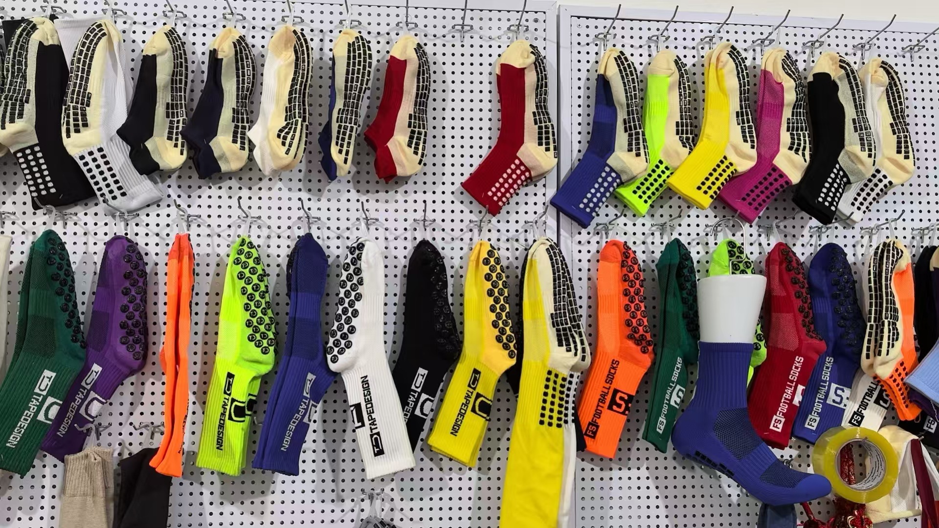 足球袜厂家现货批发防滑耐磨点胶中筒足球袜专业训练足球秋冬中筒详情6