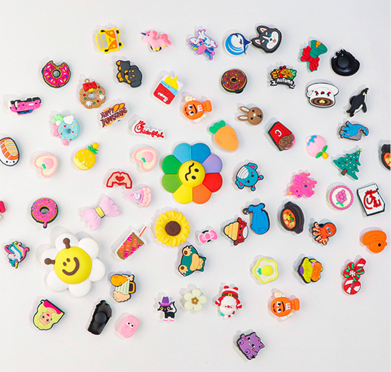 跨境热卖卡通DIY鞋花扣洞洞鞋配饰PVC软胶装饰配件鞋扣小饰品批发详情7