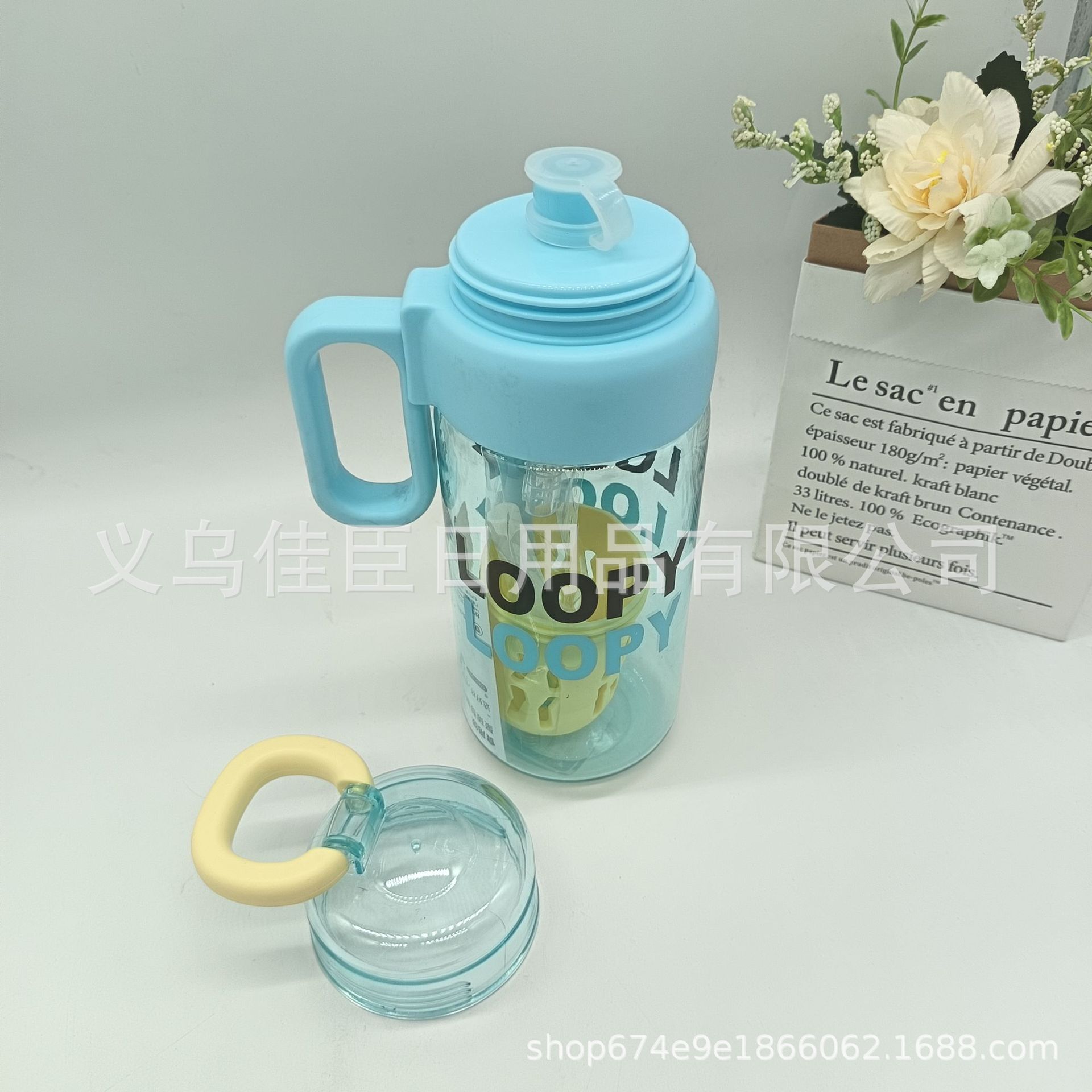 High-appearation-level plastic large-capacity water cups for men and women, portable lifting rope knight cups, sports and fitness water bottles, direct drinking cups, simple and elegant pic 6