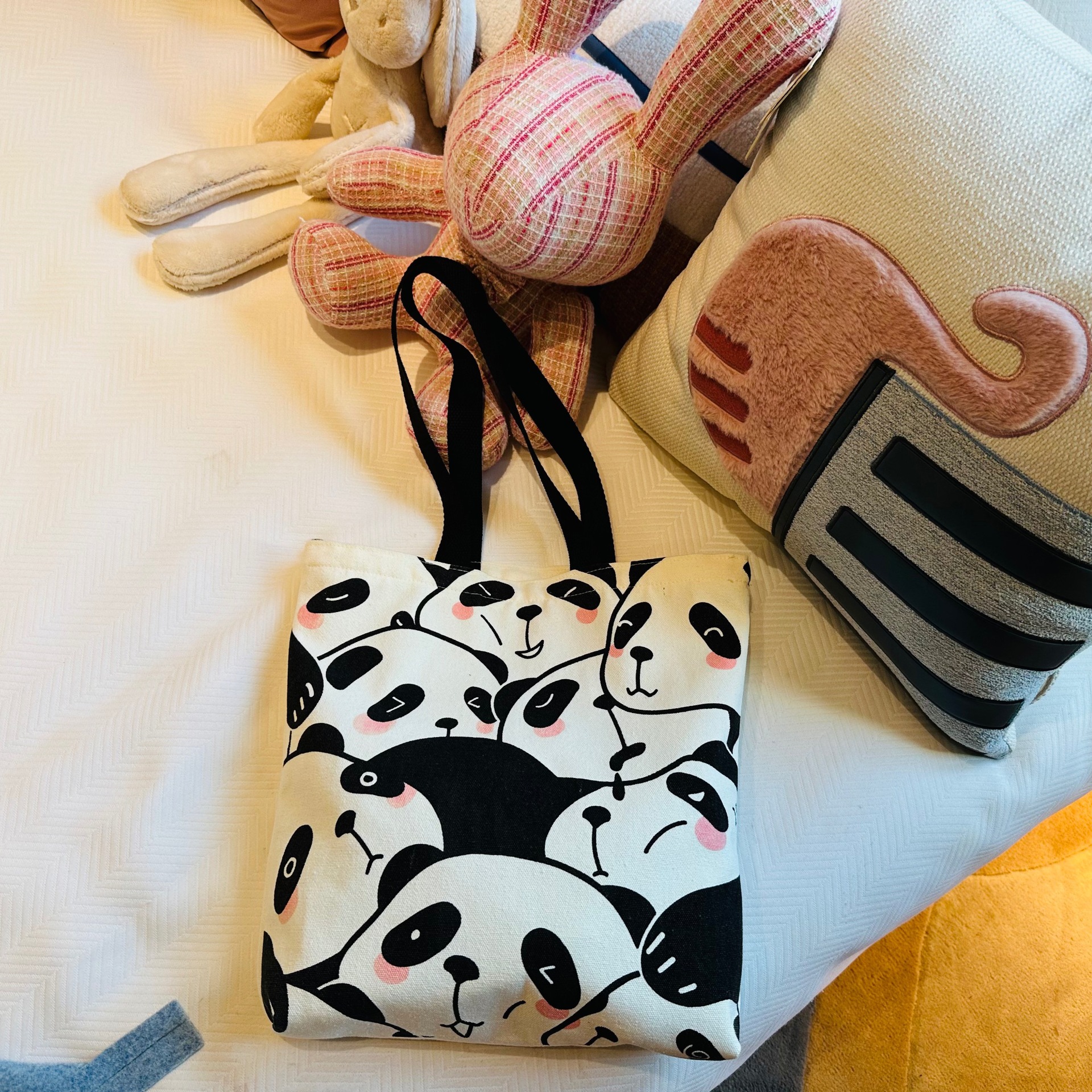 Cute panda hand-held canvas bag, simple and versatile, artistic Instagram single-shoulder bag, shopping and travel bag for female students and mothers pic 4