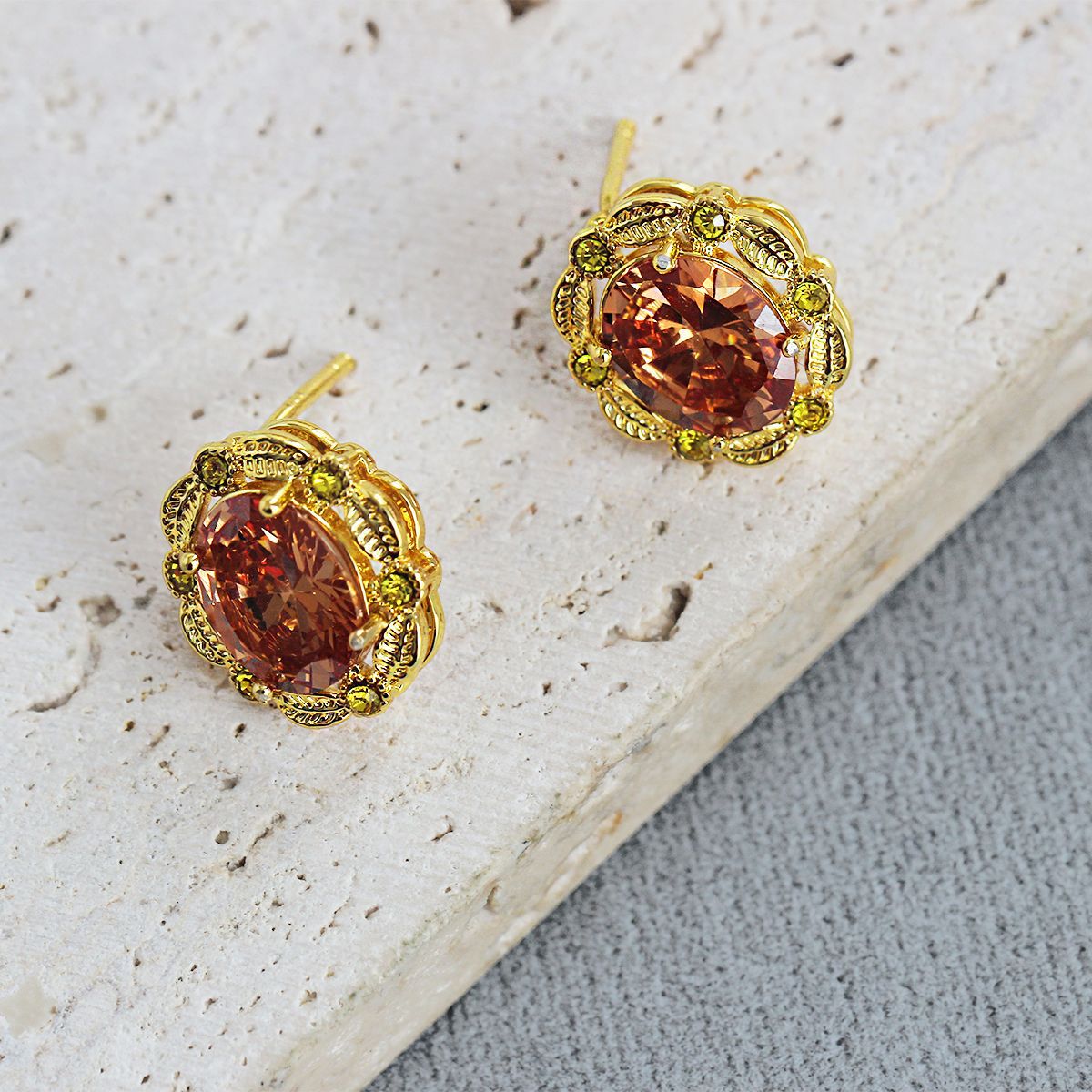 LIL*系列百合花耳钉繁华同款复古香槟色优雅冷清气质锆石花朵耳钉详情7