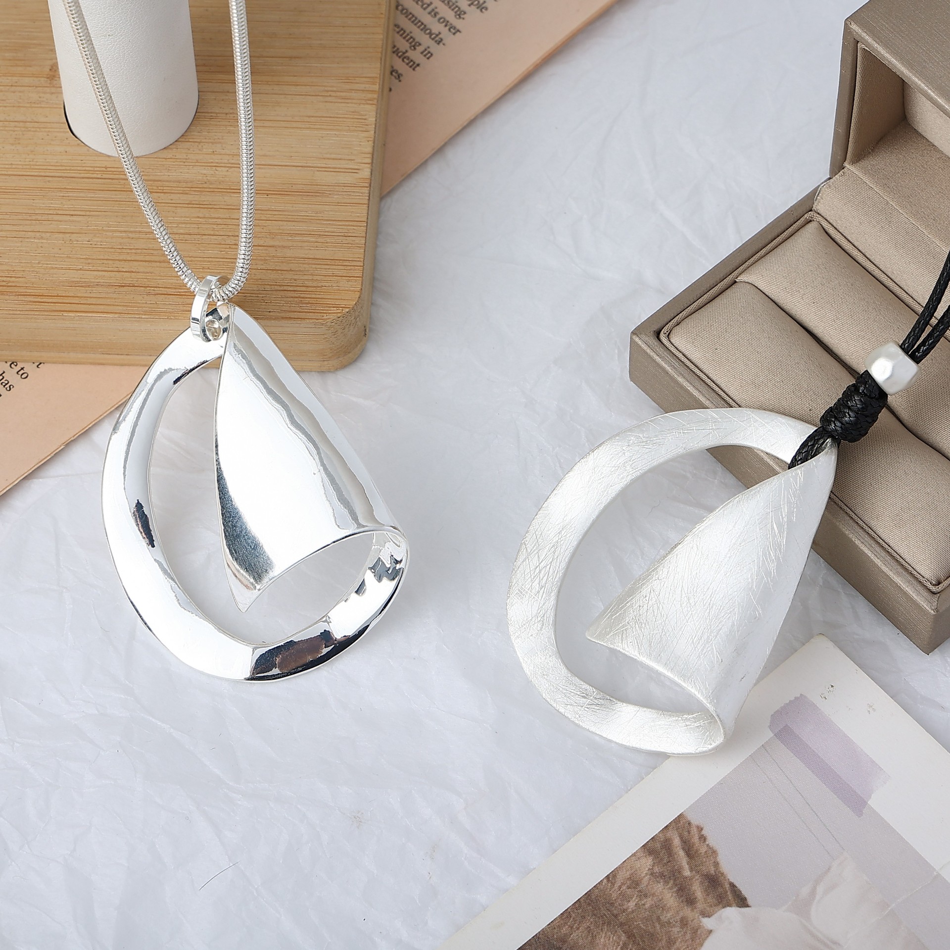 跨境亚马逊爆款流行欧美几何形时尚短款女士金属锁骨链吊坠短项链详情10