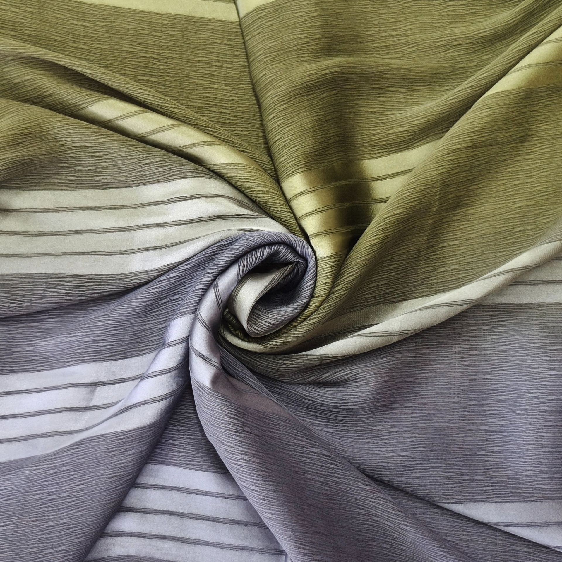 女式时尚百搭围巾头巾条纹褶皱设计渐变中东阿拉伯包头巾详情17