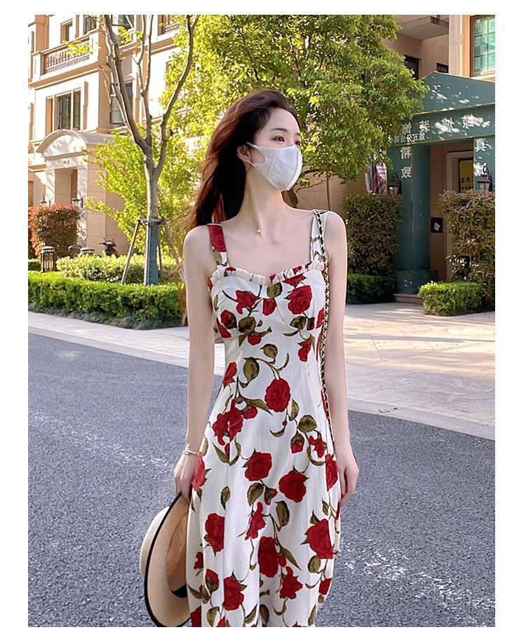 碎花吊带连衣裙女夏2024新款感茶歇法式雪纺海边度假气质长裙详情6
