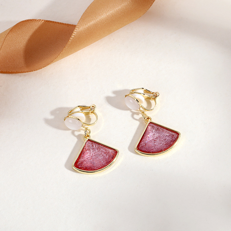 Triangular tassel ear clips, no ear holes, high-end, niche, artistic, retro, socialite ear hangers, light luxury, high-quality earrings wholesale pic 17