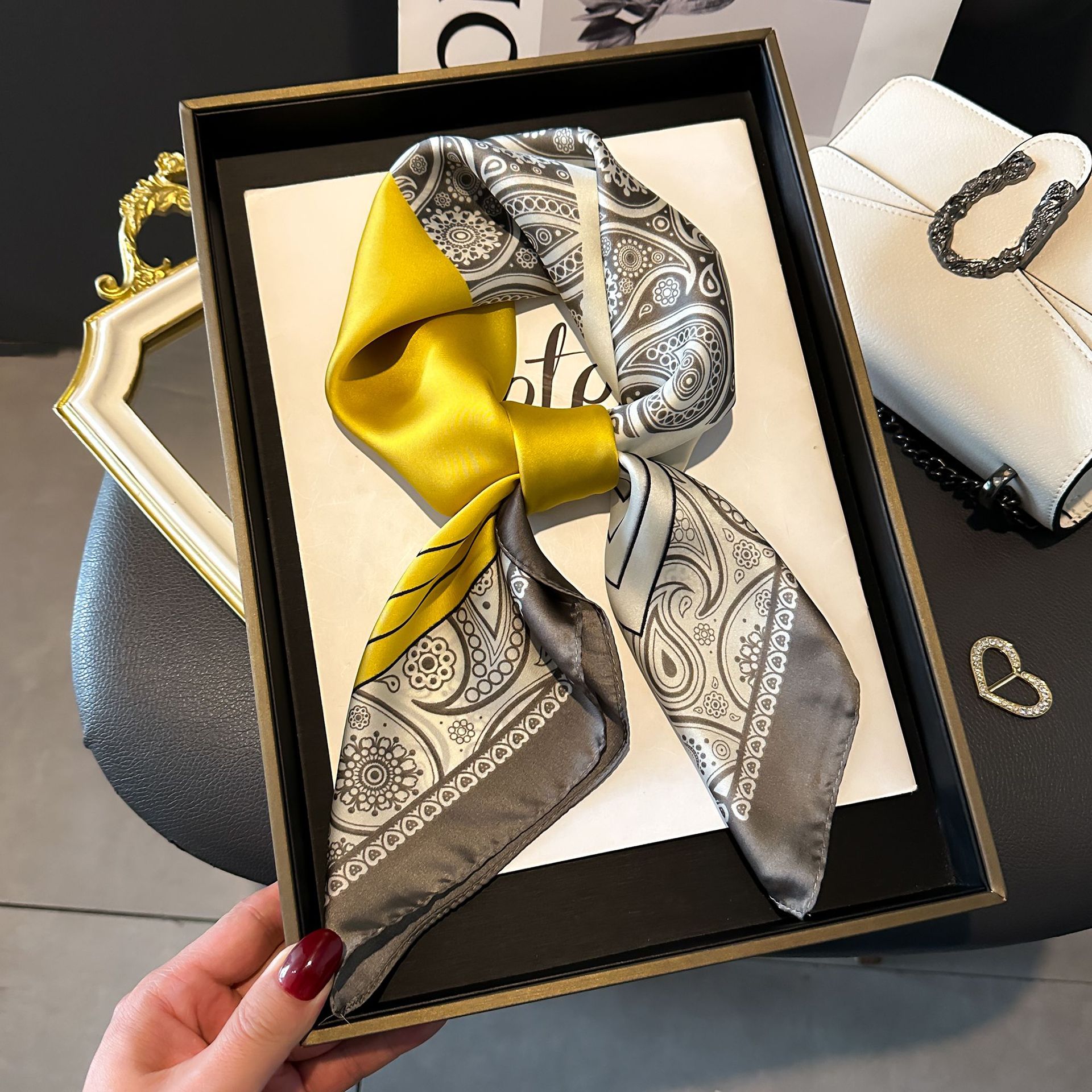 新款丝巾女时尚百搭高级感小方巾韩版护颈领巾春秋复古围巾绑包详情37