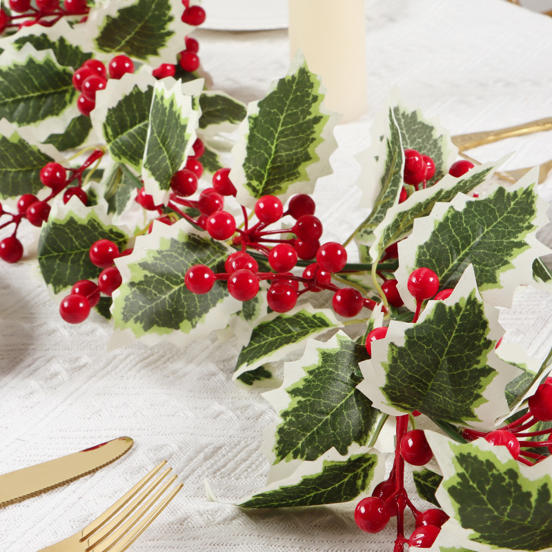 亚马逊新款仿真圣诞红果藤条松针藤蔓壁炉家居布置氛围装饰批发详情8