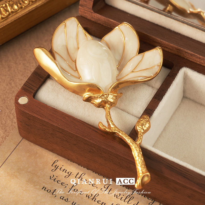 Natural Baroque pearl magnolia flower multi-color oil drip brooch, autumn and winter coat brooch accessory, high-end brooch pic 22