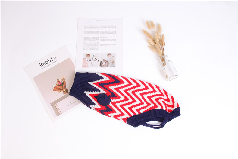 Factory direct sales of pet clothes, autumn and winter teddy pet warm sweaters, British fashionable and cool cat and dog clothing pic 5