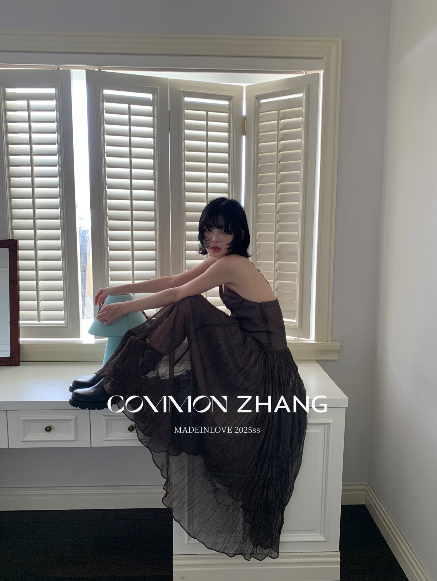 CZ ZHANG Mocha Mousse retro pleated V-neck dress Texture backless slightly transparent long dress B26987 pic 26