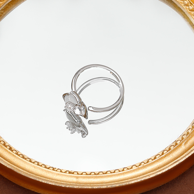 A simple and elegant daily commuting style high-end silver petal-shaped glazed ring, fashionable and versatile, adjustable opening ring for women pic 4