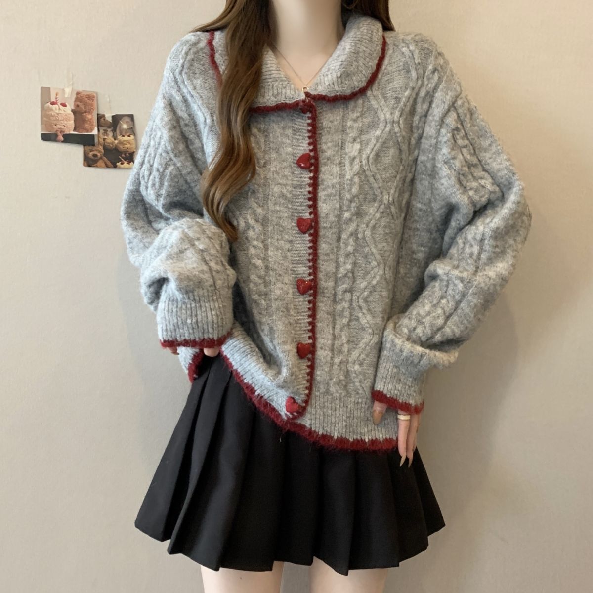 A gentle heart-shaped sweater with a doll-neck button and a twist, a new style of laid-back knitted coat and cardigan pic 6