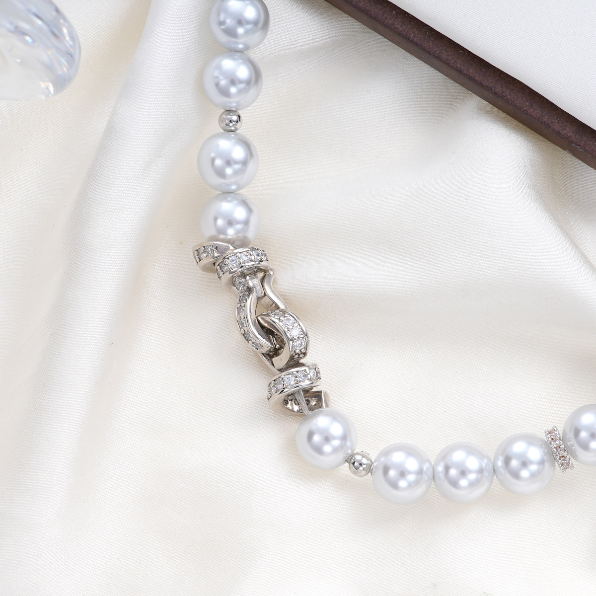 Copper plated with palladium and white gold, slightly inlaid with zirconium bow tassels, connecting buckle, pearl necklace clasp, DIY jewelry accessory pic 13