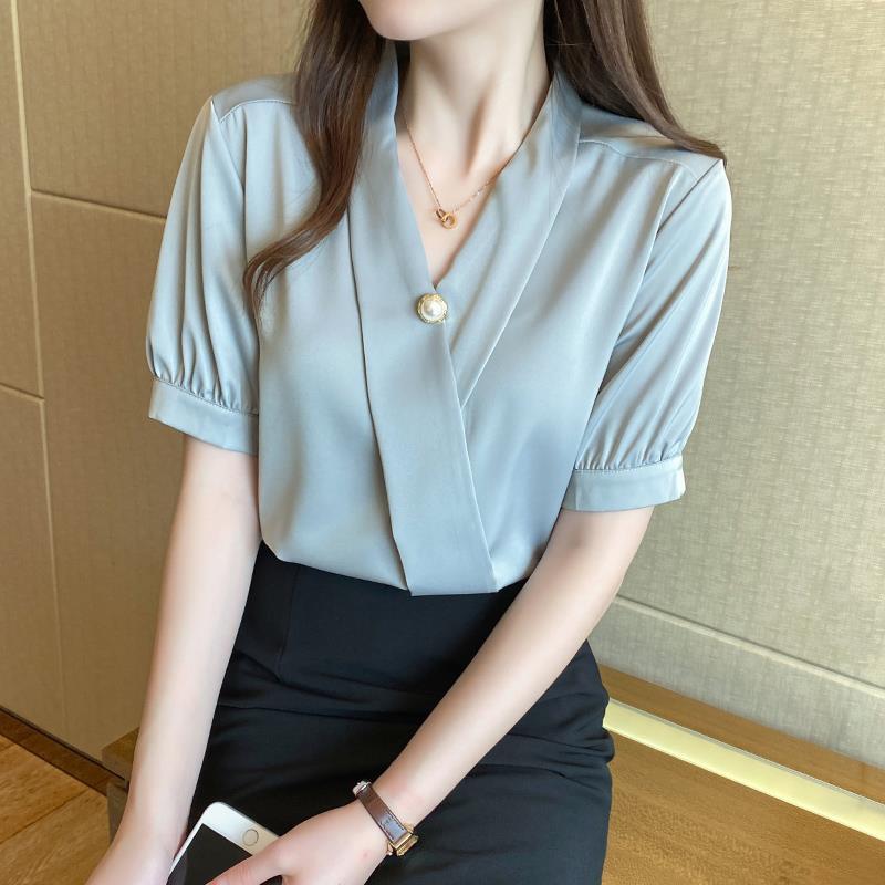 The new V-neck shirt for women in the spring and summer of 2024 is a fashionable and stylish short-sleeved chiffon shirt with a unique design sense pic 2