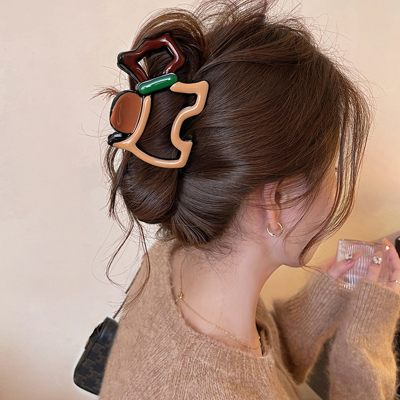 High-end ~ Cute puppy color-blocking grab clip for women, high-end shark clip at the back of the head, 2024 new style hair clip pic 9
