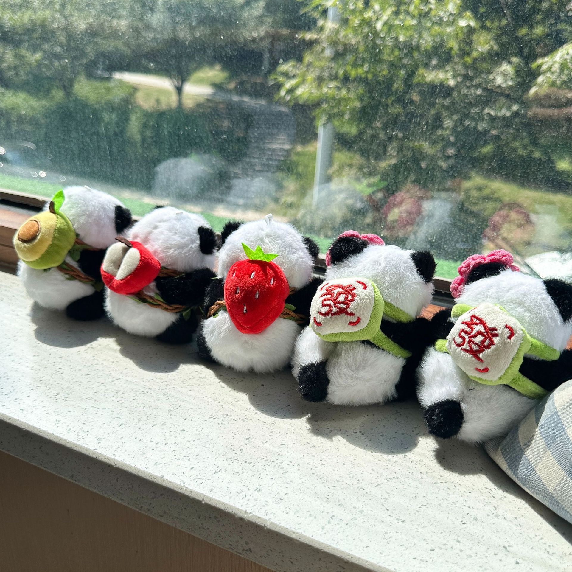 Cute giant panda plush toys, national treasure panda dolls, pendants, small ornaments, stuffed dolls, and tourist souvenirs pic 12