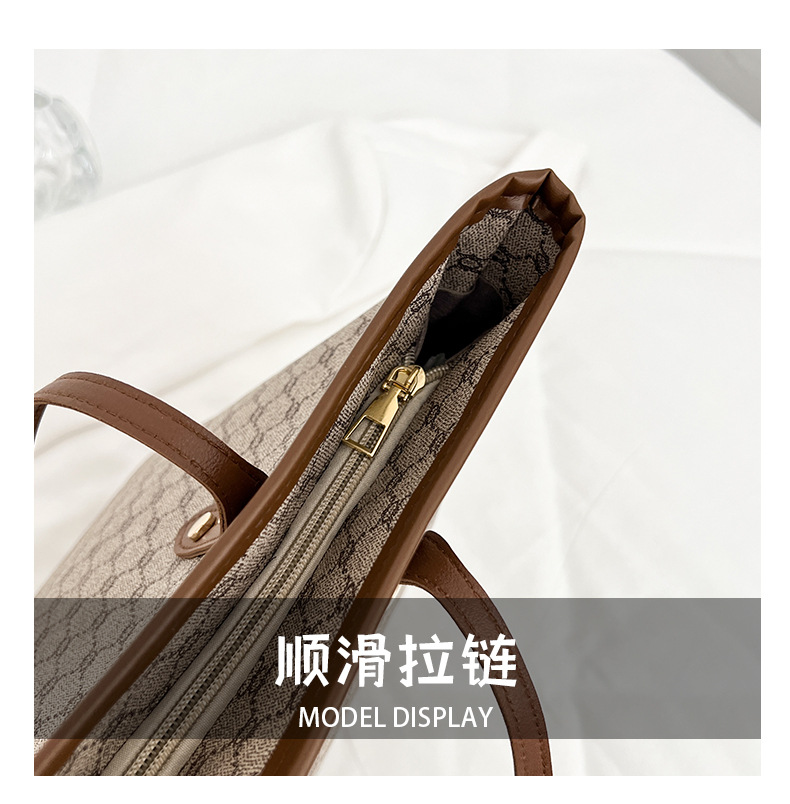 A simple and fashionable large-capacity bag for women in 2025, a trendy six-year tote bag for women, a large-capacity single-shoulder bag for commuting pic 9