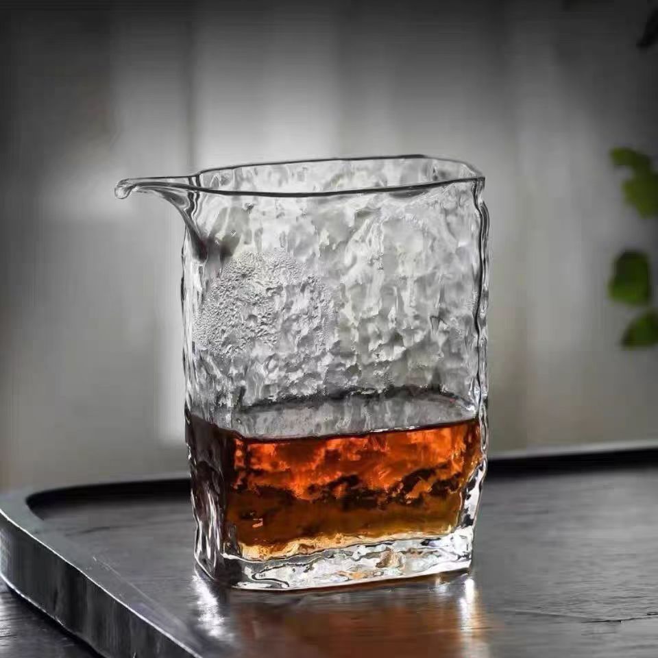 四方玻璃公道杯耐热锤纹加厚分茶器创意功夫茶鹰嘴公道杯家用匀杯详情5
