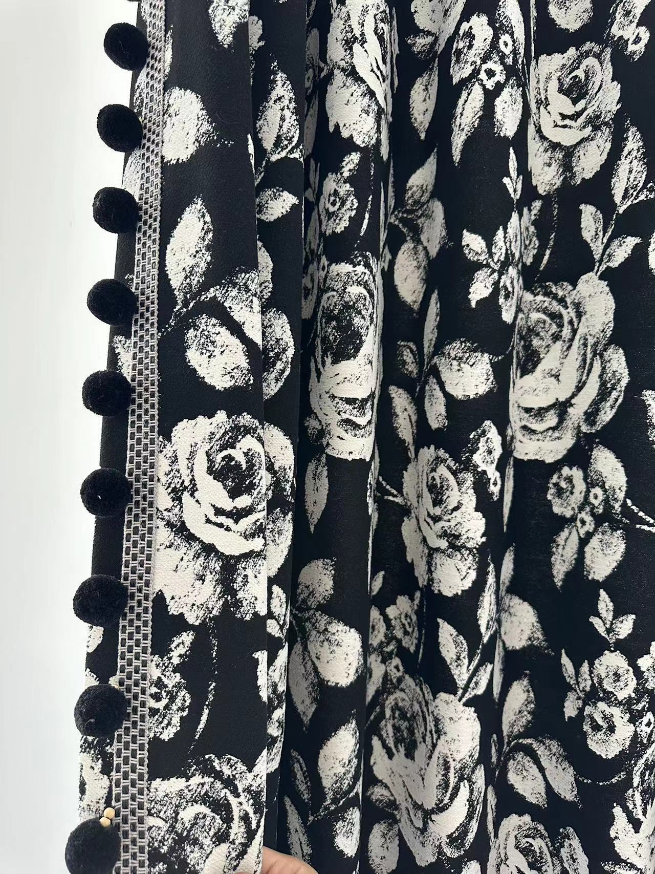 黑色玫瑰窗帘法式轻奢高级感客厅客厅卧室遮光雪尼尔提花窗帘布料详情2