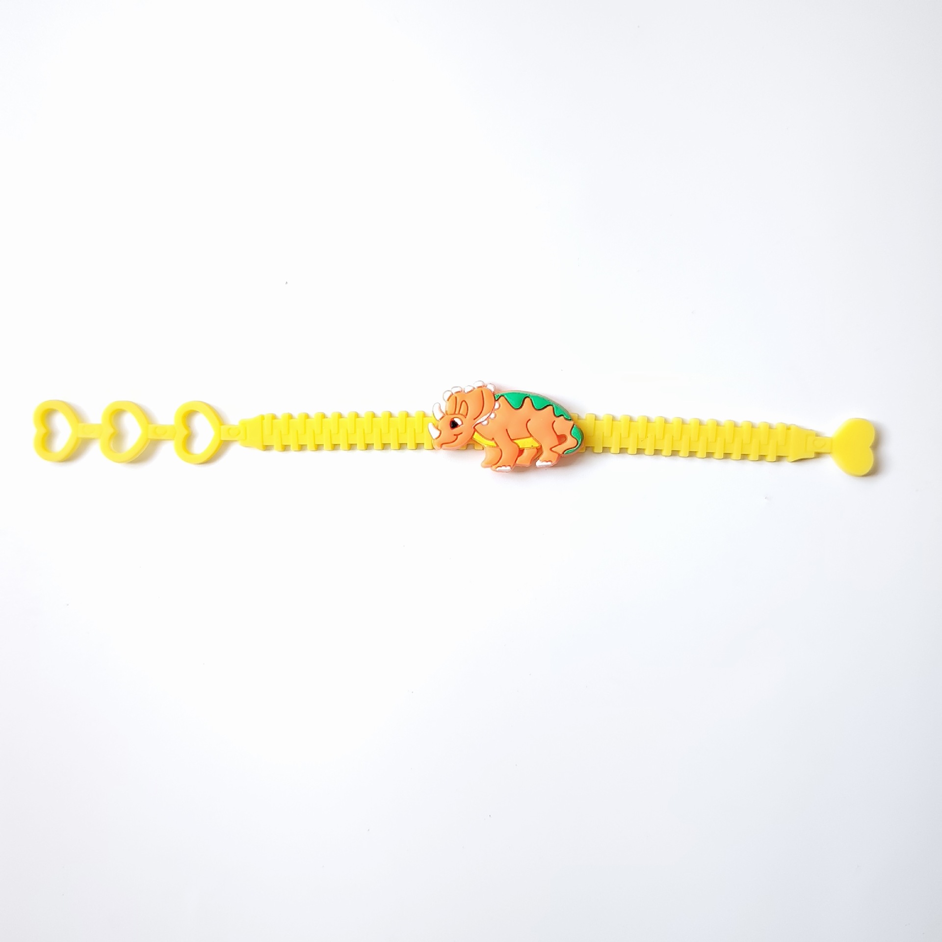 亚马逊跨境三孔桃心pvc手链创意手腕带恐龙手带儿童手环2元小礼品详情5