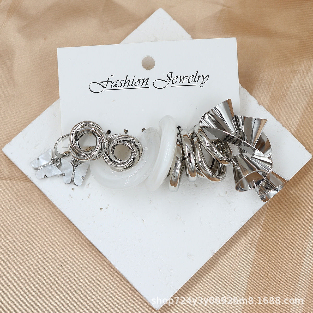 欧美跨境热卖气质圈圈耳环女轻奢高级感耳圈套装气质耳扣饰品饰品女长款气质耳环女长款气质耳饰女长款简约详情1