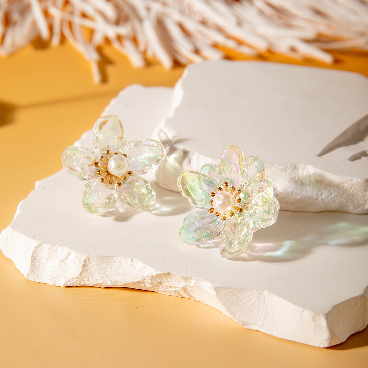 亚马逊跨境清新甜美彩色树脂花瓣花朵耳钉气质多巴胺 耳环耳饰女详情39