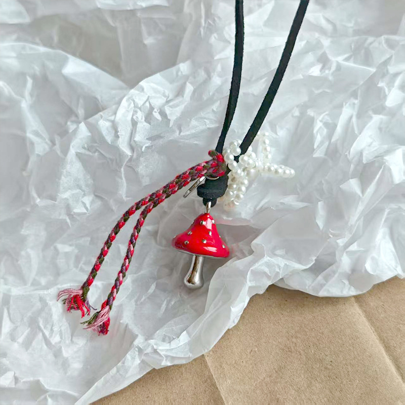 秋冬ins风鲜艳红蘑菇珍珠彩绳项链设计高级感可爱俏皮毛衣卫衣链详情32